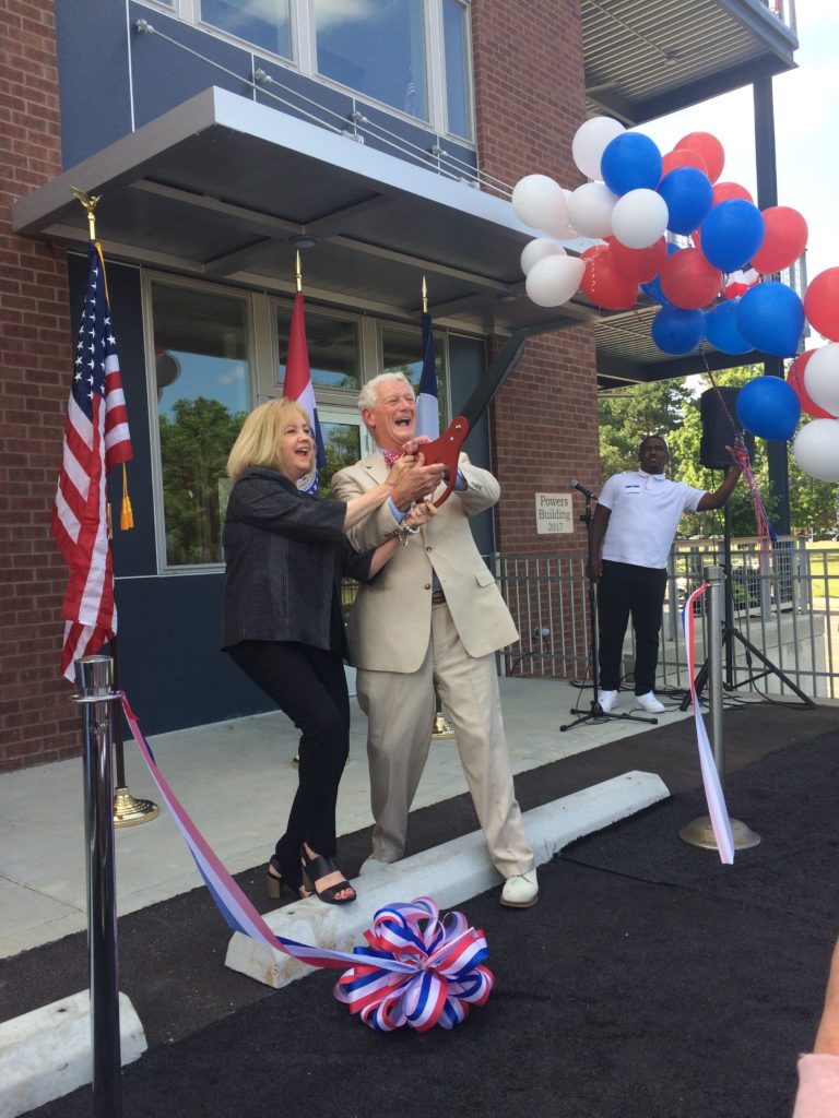 2017 - STL Mayor cuts ribbon and VIAA moves into its new home